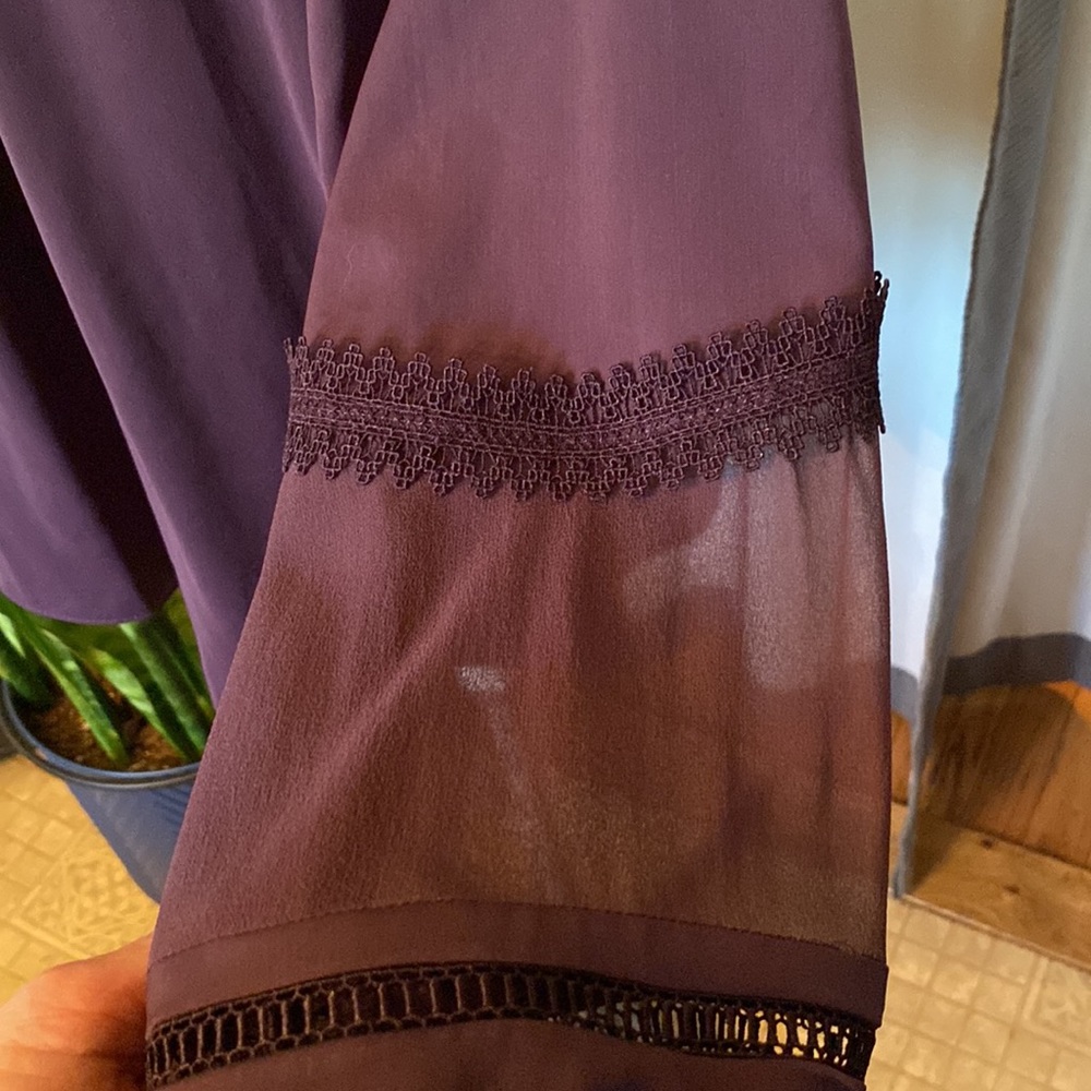 Beautiful Ramy Brook cold shoulder blouse - Picture 3 of 9